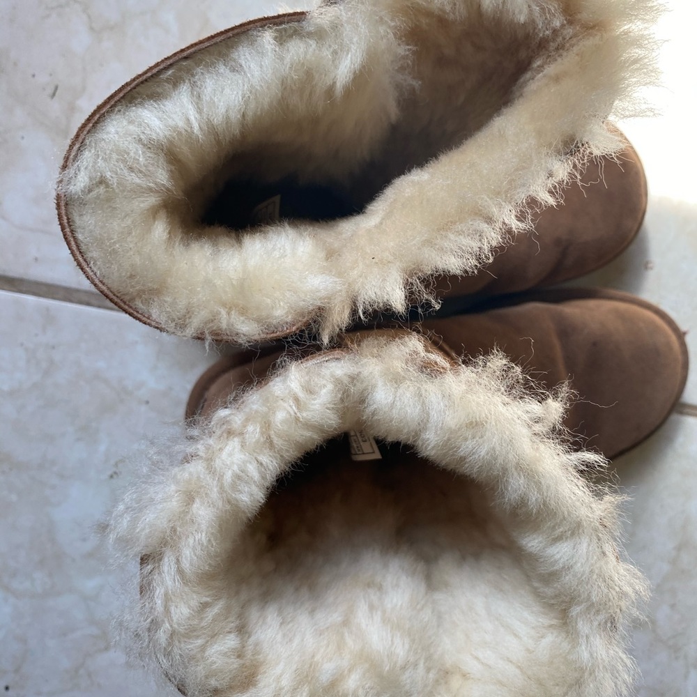 Bailey bottom Ugg’s boots - Picture 4 of 6